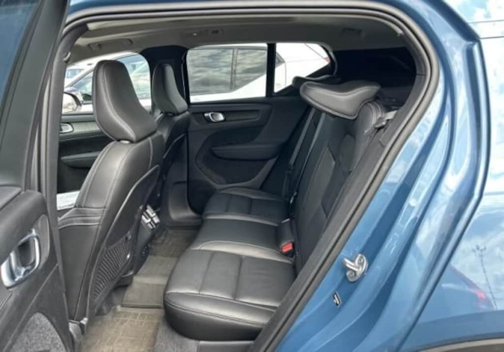 Used 2024 Volvo XC40 B5 Plus Dark SUV