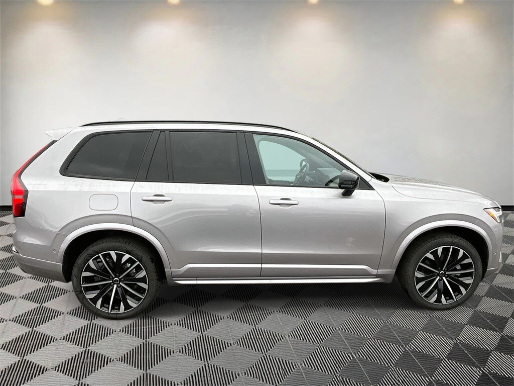 2026 Volvo XC90 photo 2