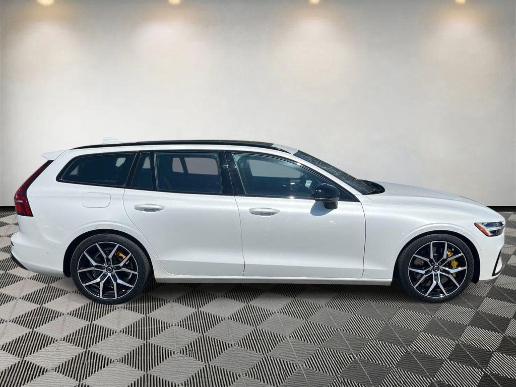 Certified 2024 Volvo V60 plug-in hybrid T8 Polestar Engineered Wagon