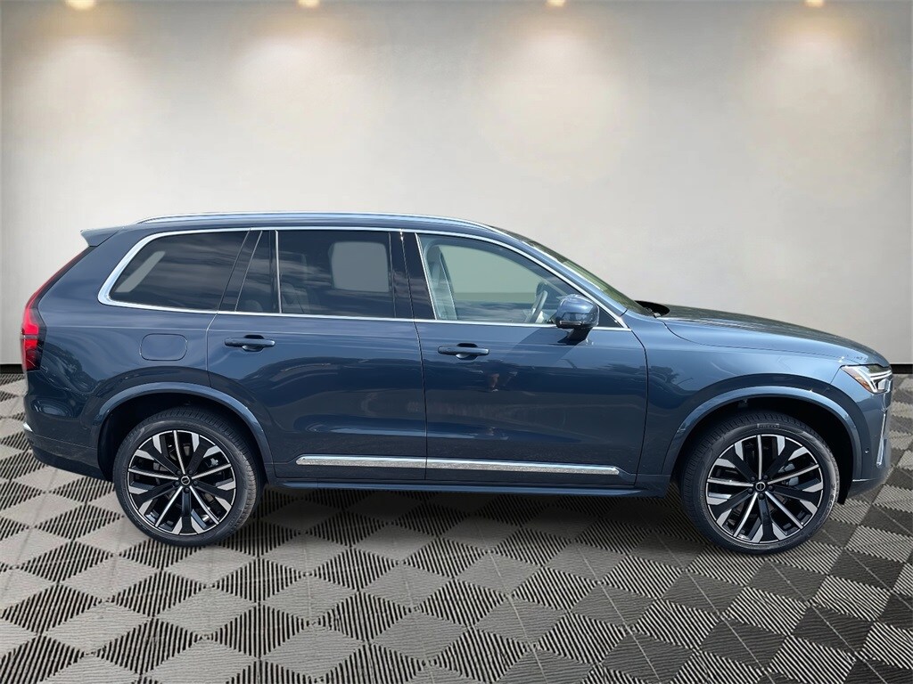 2026 Volvo XC90 photo 2