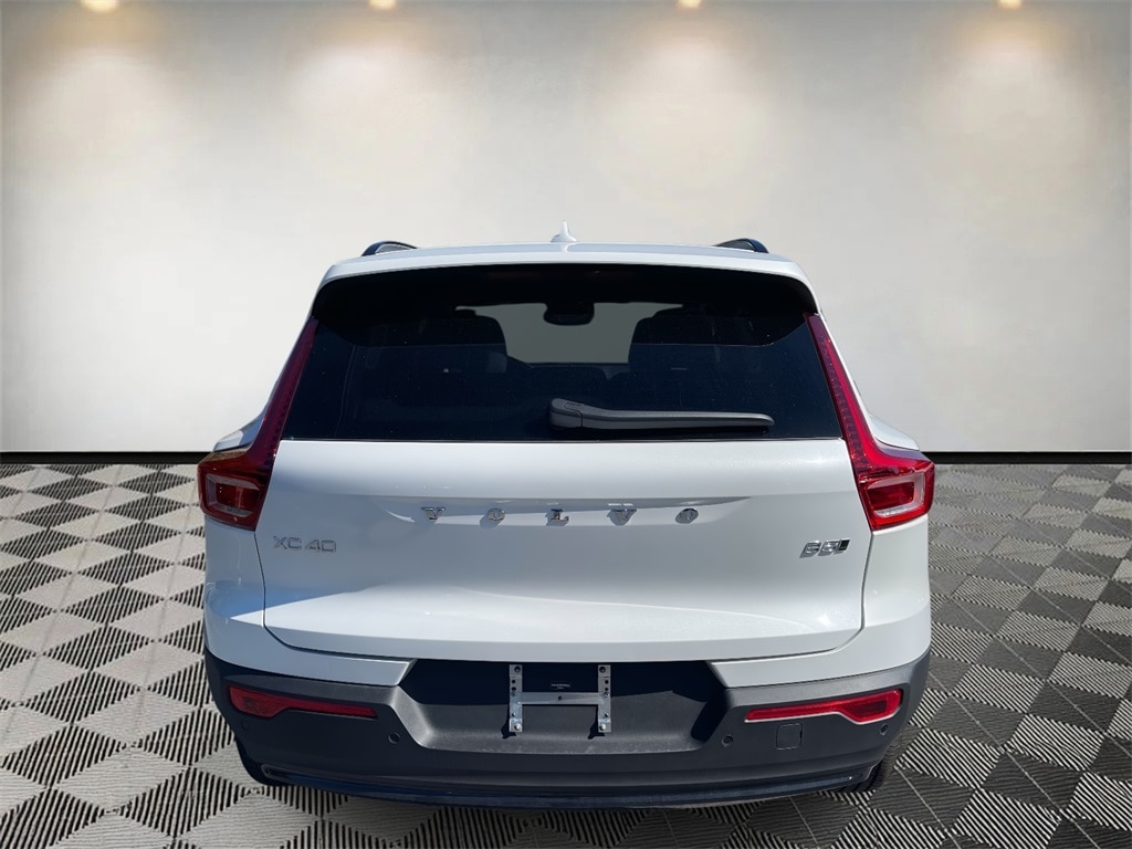 New 2026 Volvo XC40 B5 Plus SUV