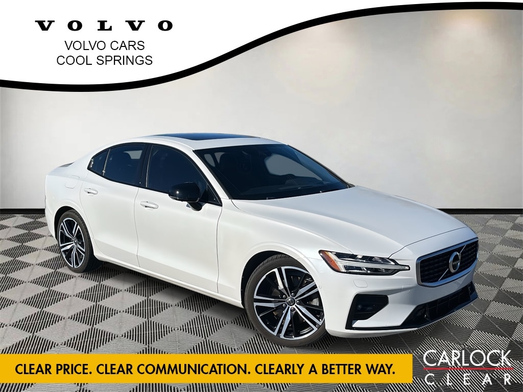 2019 Volvo S60 R-Design's photo