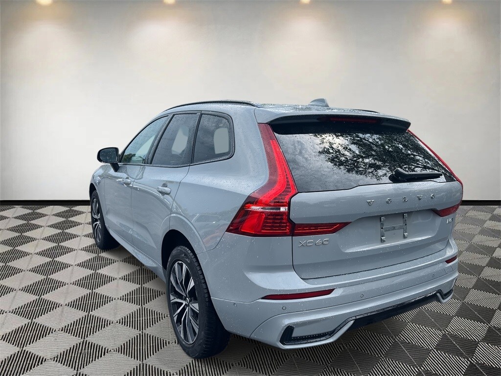 2024 Volvo XC60 B5 Plus photo 4