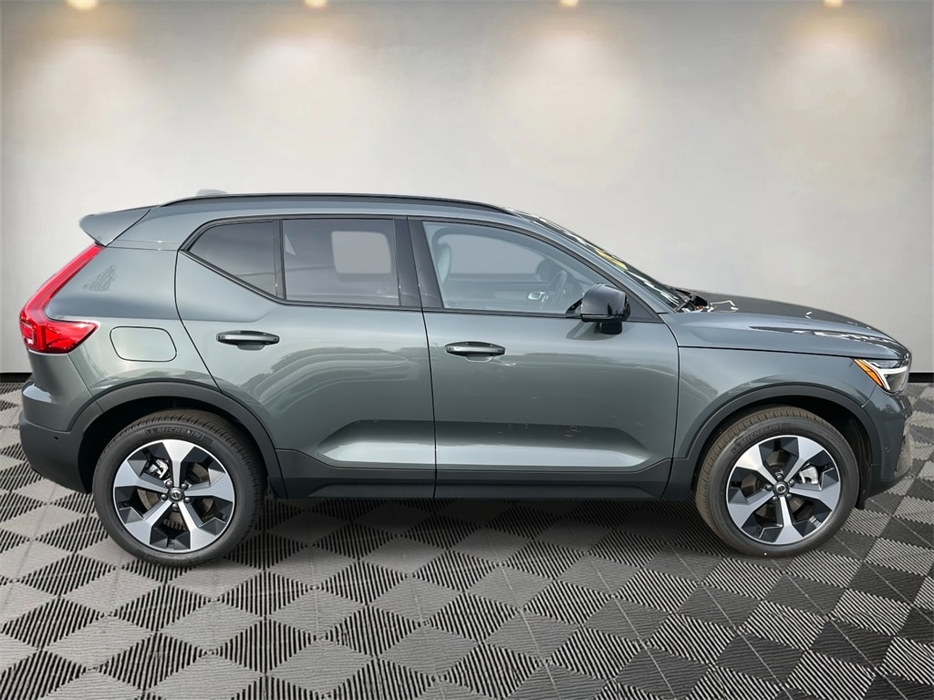 New 2026 Volvo XC40 B5 Plus SUV