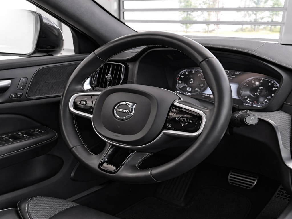 2021 Volvo V60 R-Design - Photo 18