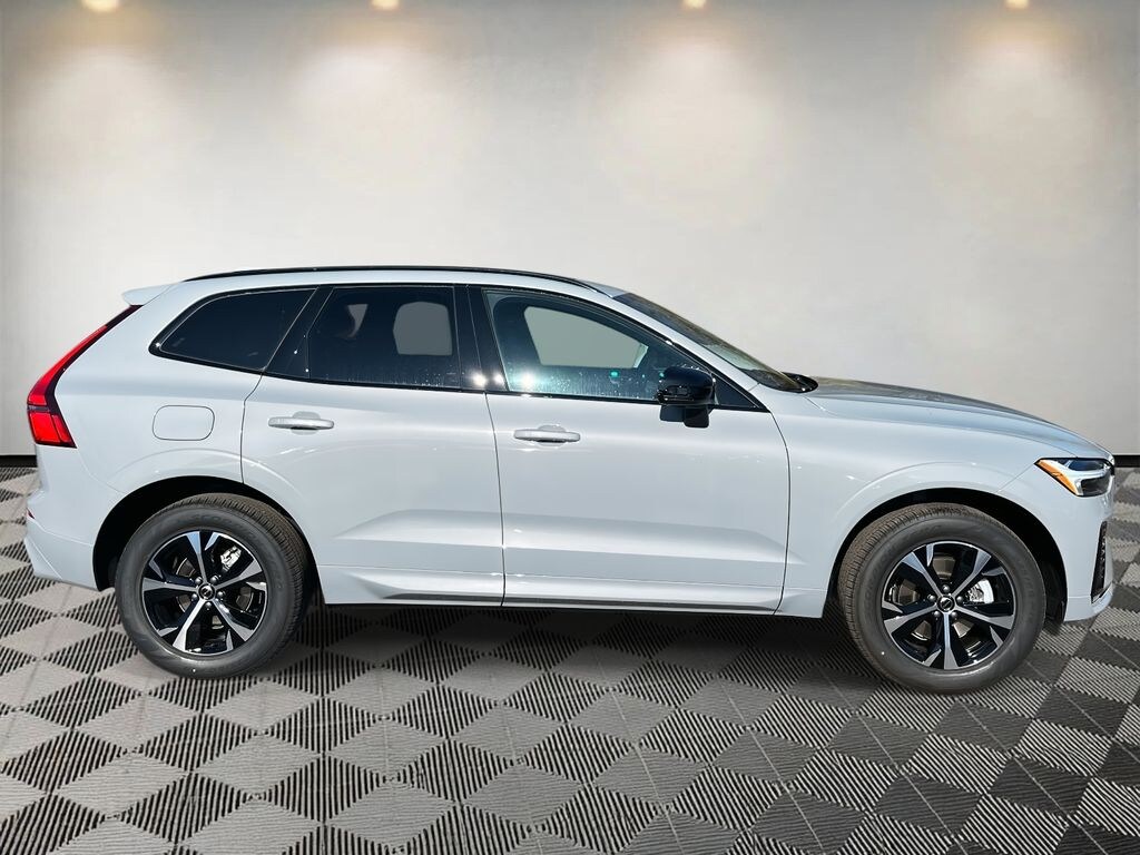 New 2026 Volvo XC60 B5 Core SUV