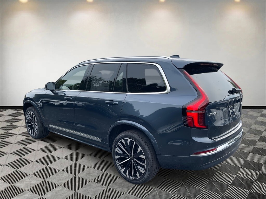 2026 Volvo XC90 Plus photo 4