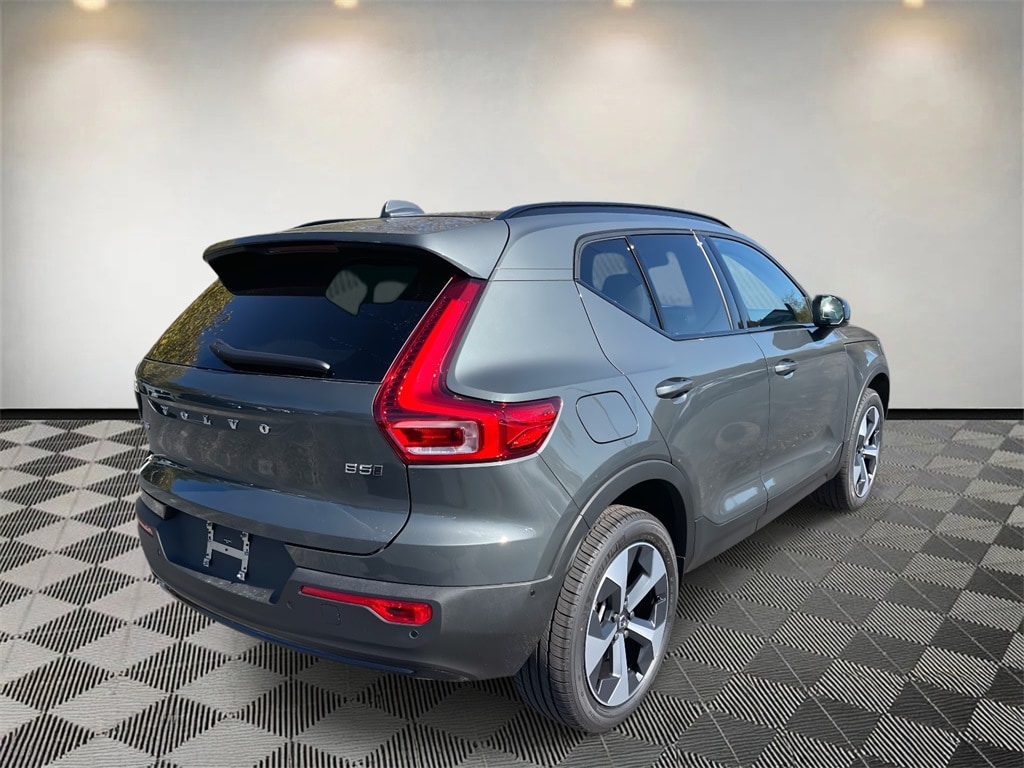 New 2026 Volvo XC40 B5 Plus SUV