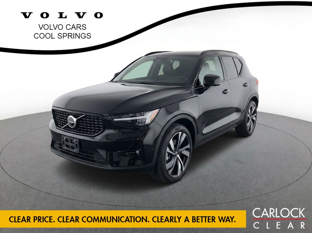 2023 Volvo XC40 B5 Ultimate Dark AWD's photo