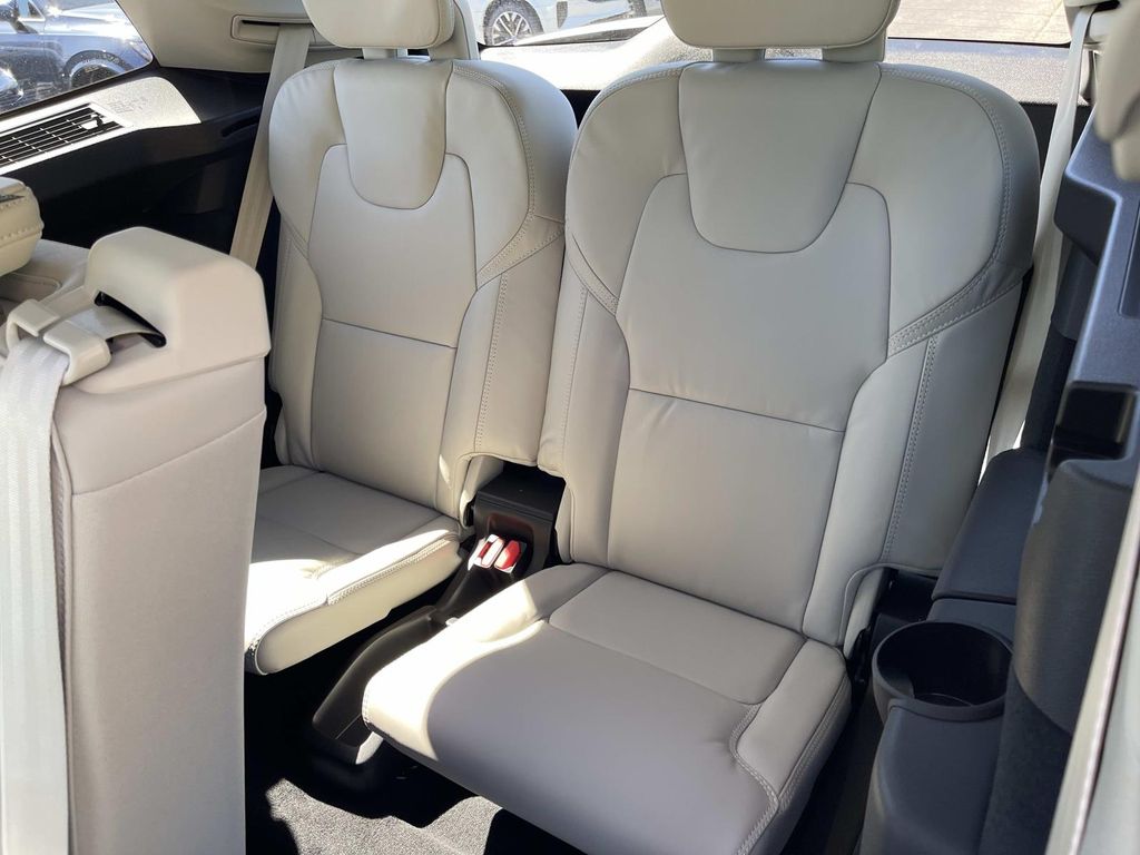 2026 Volvo XC90 Ultra - Photo 19