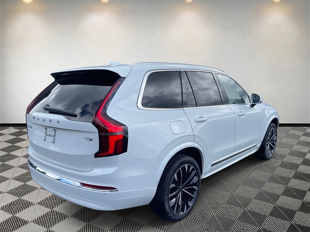 2025 Volvo XC90 T8 Plus photo 2