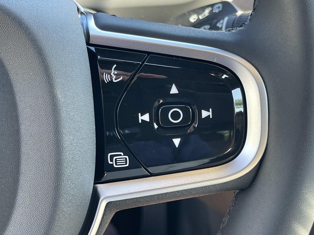 2026 Volvo XC90 Plus - Photo 34