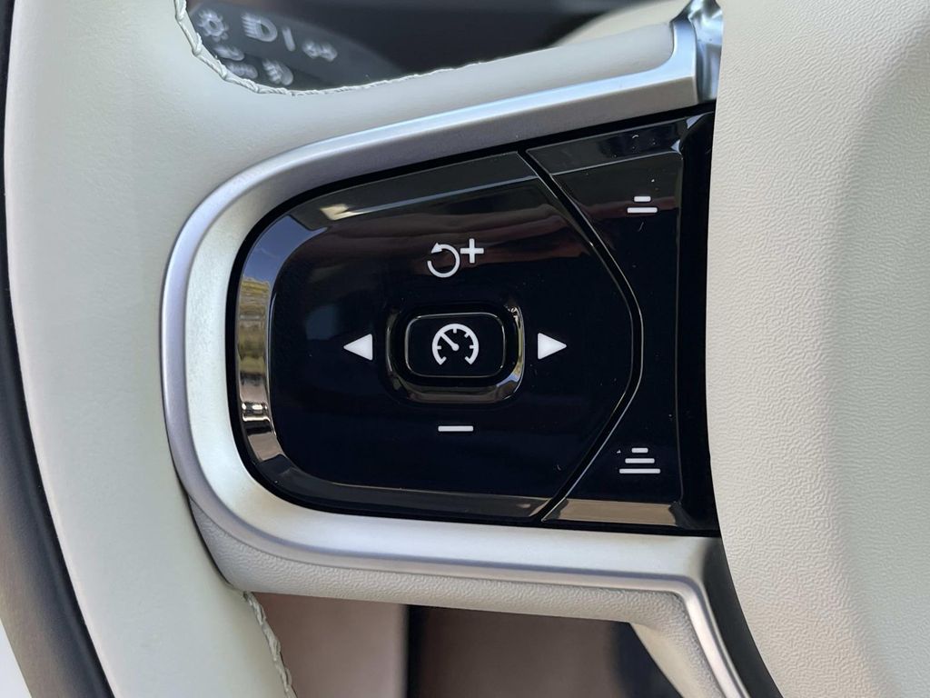 2026 Volvo XC90 Ultra - Photo 33