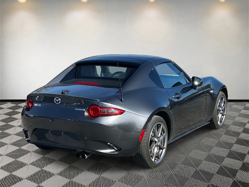 2022 Mazda MX-5 Miata Miata RF Grand Touring photo 2