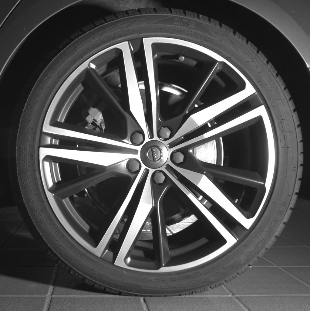 2021 Volvo V60 R-Design - Photo 18