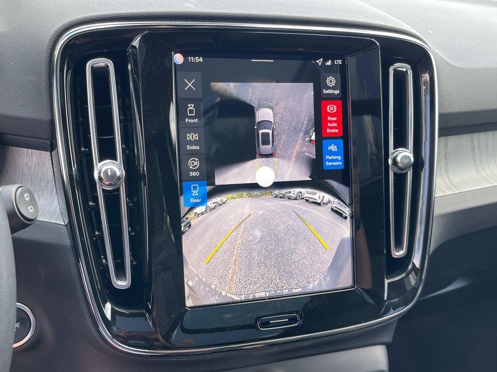 2026 Volvo XC40 Plus - Photo 26