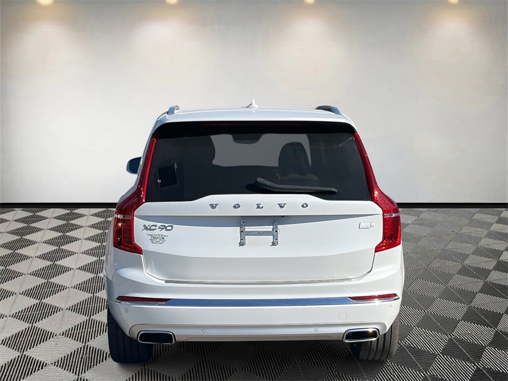 2021 Volvo XC90 Recharge T8 Inscription AWD photo 4