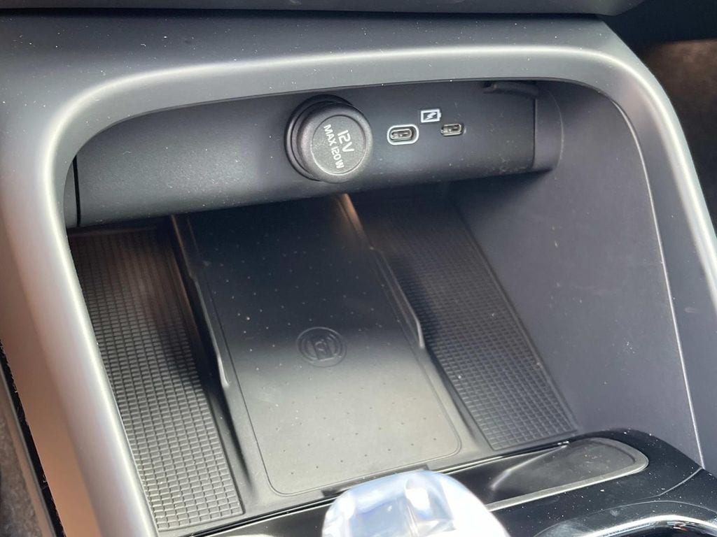 2026 Volvo XC40 Plus - Photo 28