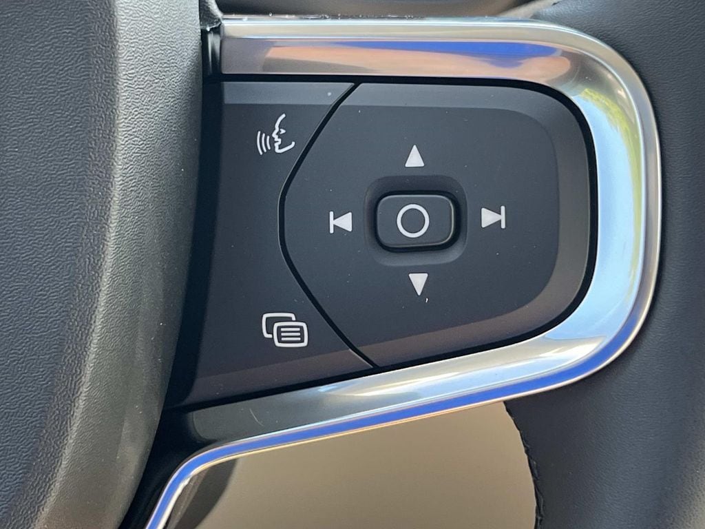 2026 Volvo XC40 Plus - Photo 31