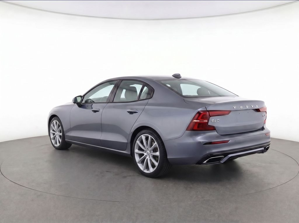 Used 2021 Volvo S60 T5 Momentum Sedan