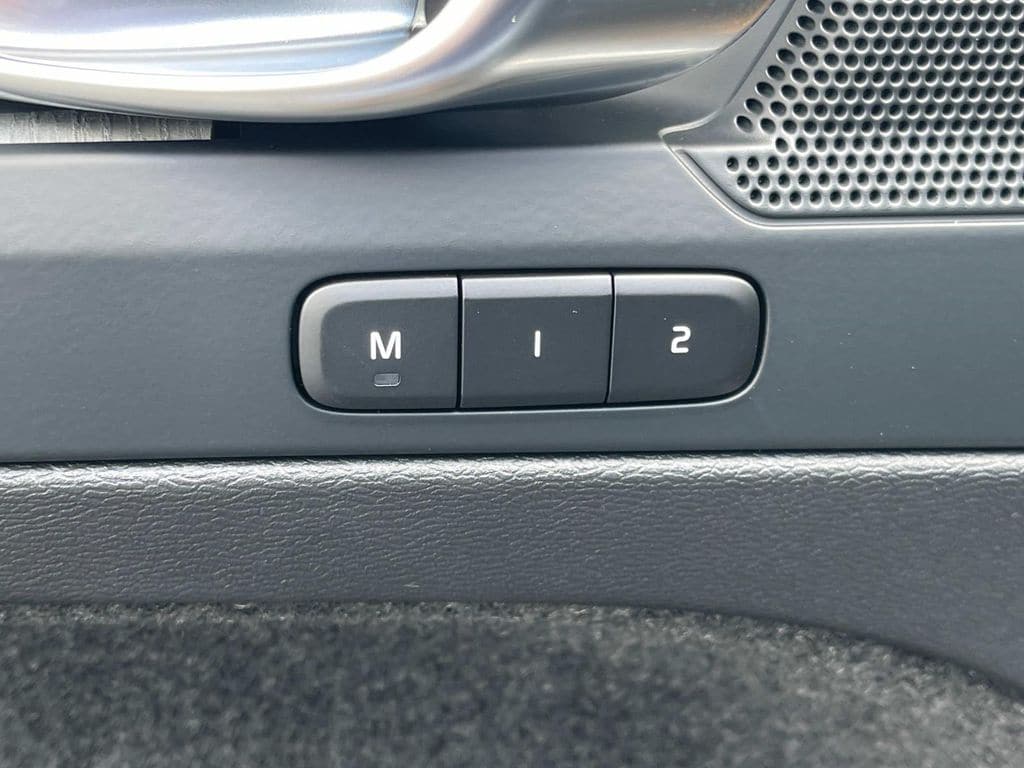 2026 Volvo XC40 Plus - Photo 23