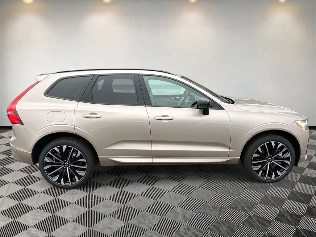 New 2026 Volvo XC60 plug-in hybrid T8 Ultra SUV