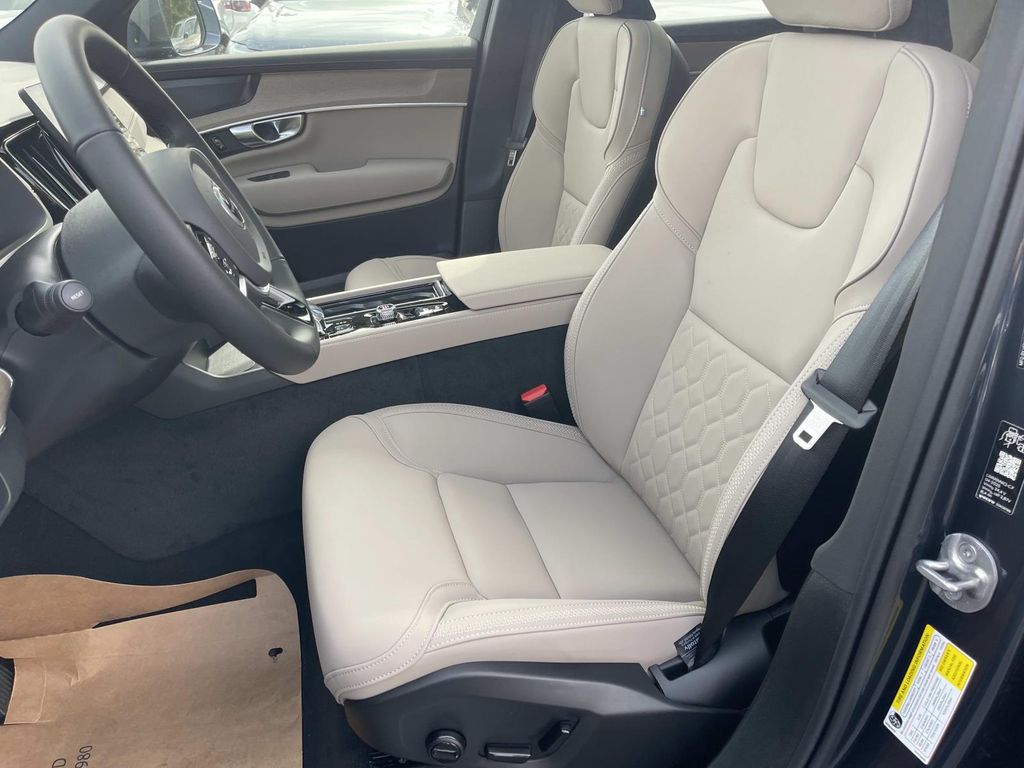2026 Volvo XC90 Plus - Photo 20