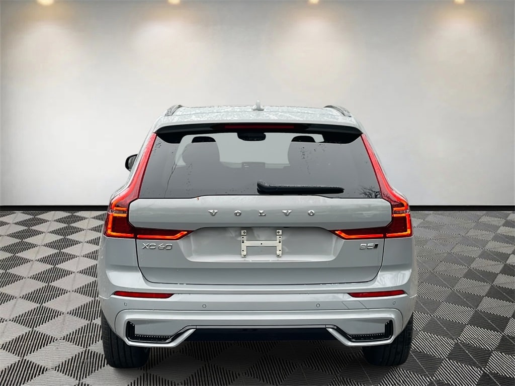 New 2026 Volvo XC60 B5 Plus SUV