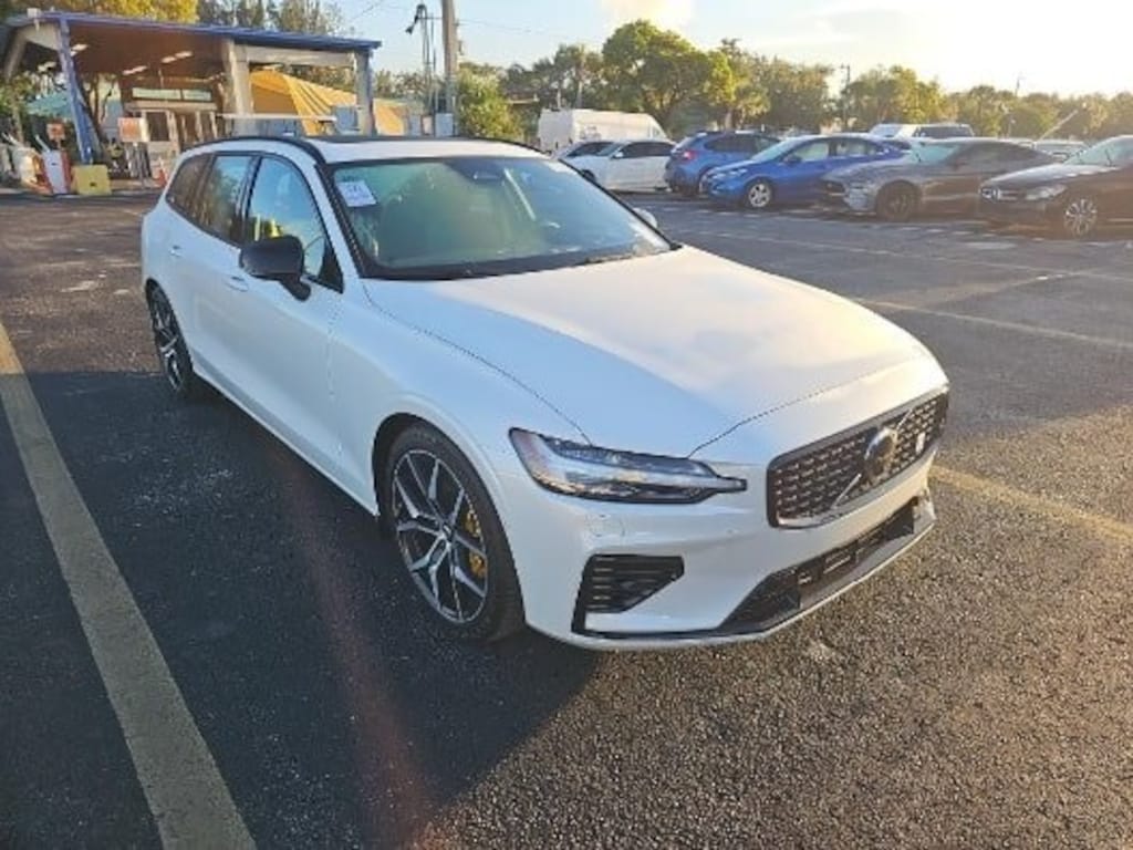 Certified 2024 Volvo V60 plug-in hybrid T8 Polestar Engineered Wagon
