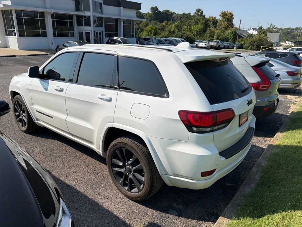 Used 2021 Jeep Grand Cherokee Laredo SUV