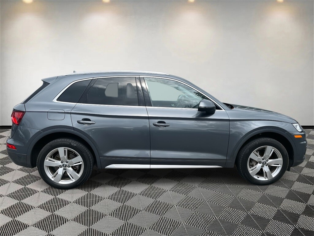 2018 Audi Q5 2.0T Premium Plus photo 2