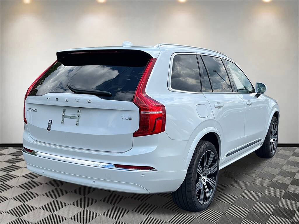 2025 Volvo XC90 T8 Plus photo 3