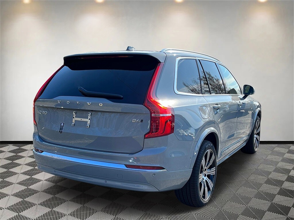 2025 Volvo XC90 Plus photo 3