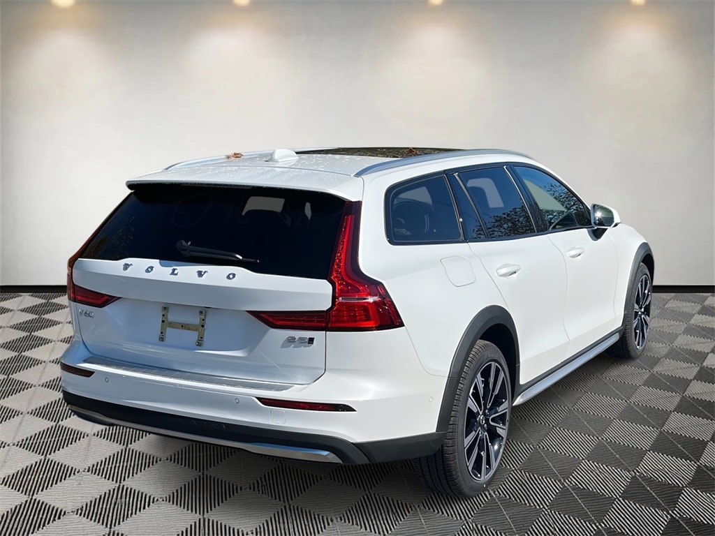 New 2026 Volvo V60 Cross Country B5 Ultra Wagon