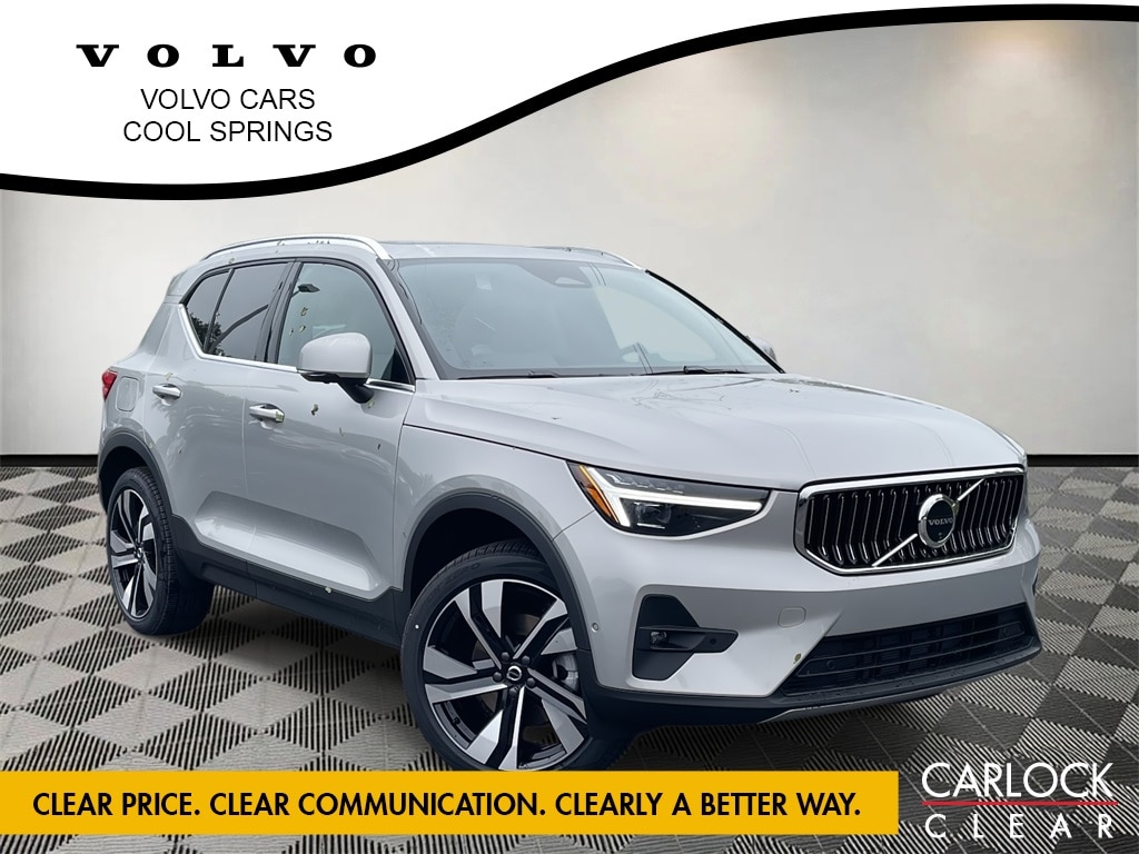 2025 Volvo XC40 SUV 