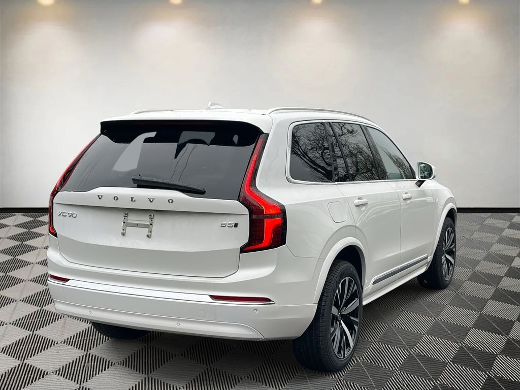 New 2026 Volvo XC90 B5 Core SUV