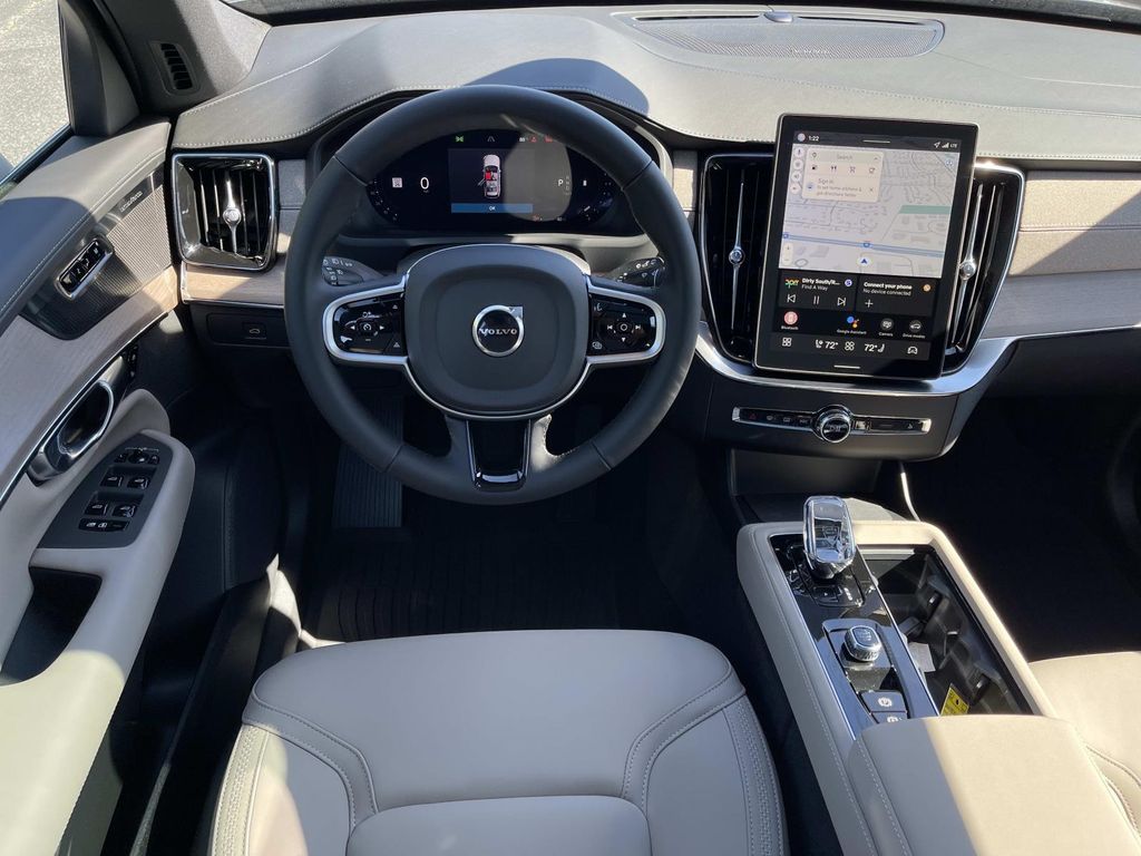 2026 Volvo XC90 Plus - Photo 14