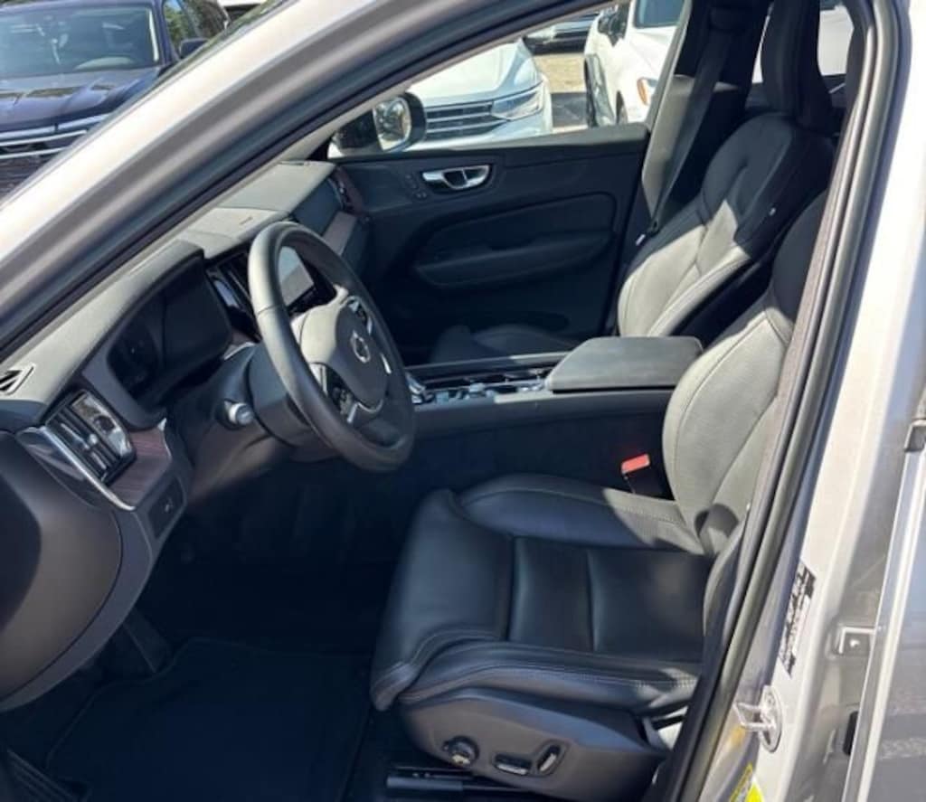Used 2023 Volvo XC60 B6 AWD Ultimate Dark SUV