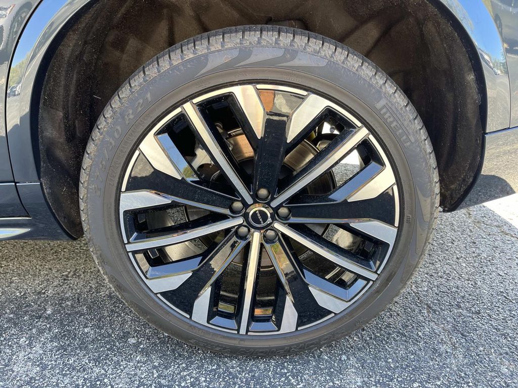 2026 Volvo XC90 Plus - Photo 11