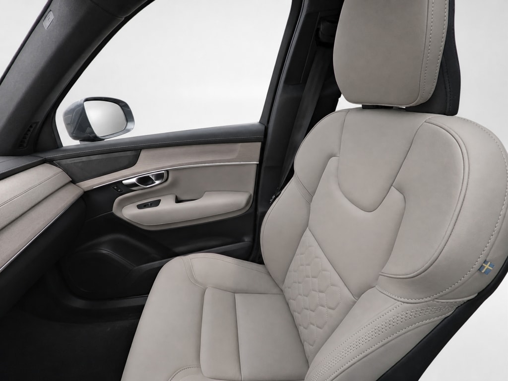 2026 Volvo XC90 Plus - Photo 14
