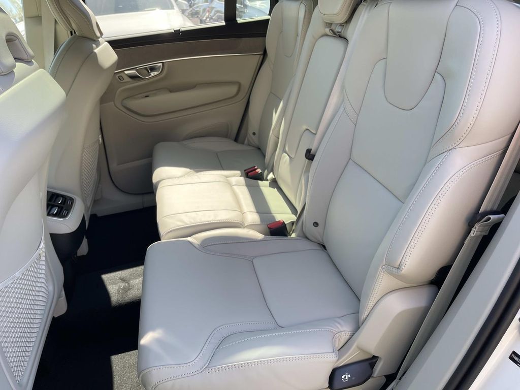 2026 Volvo XC90 Ultra - Photo 18