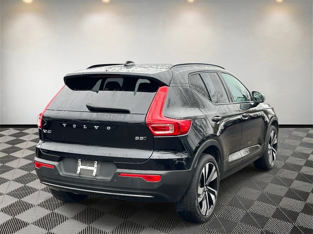 Certified 2024 Volvo XC40 B5 Plus Dark SUV