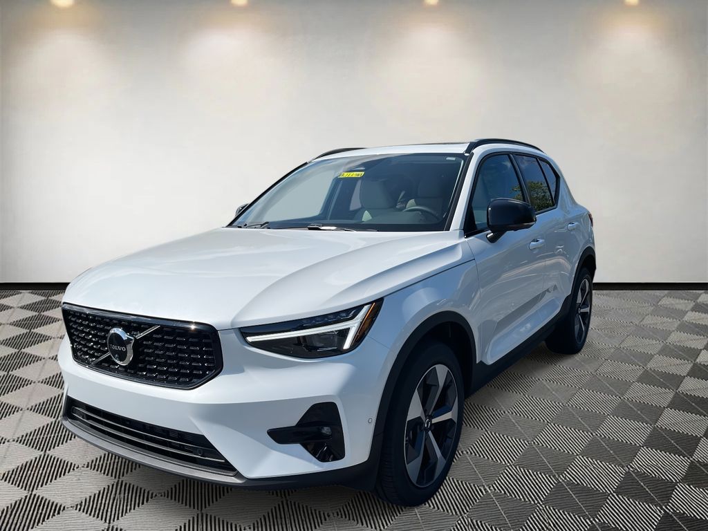 2026 Volvo XC40 Plus - Photo 7