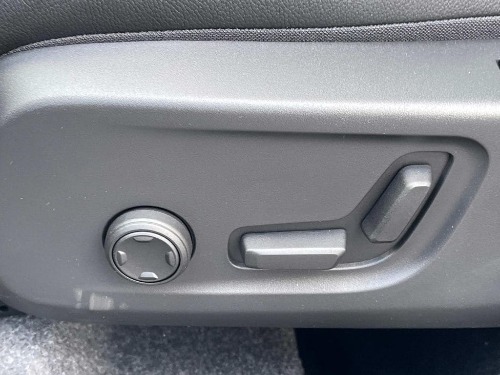 2026 Volvo XC40 Plus - Photo 20