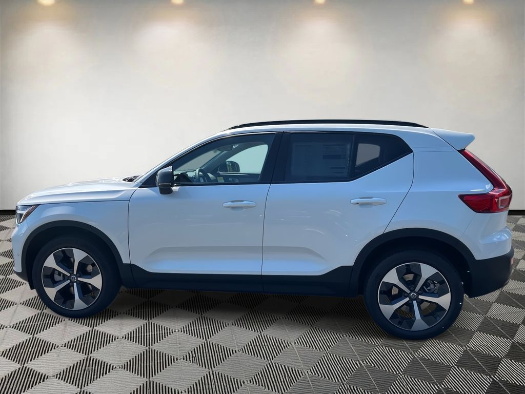 2026 Volvo XC40 Plus - Photo 6