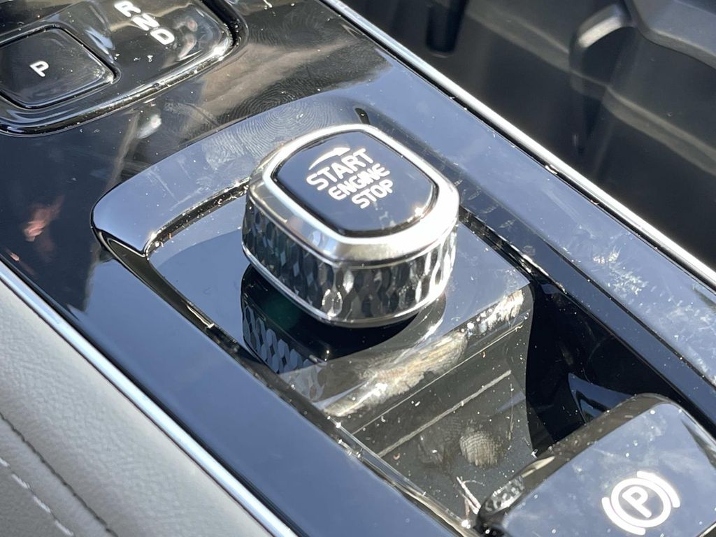 2026 Volvo XC90 Ultra - Photo 32