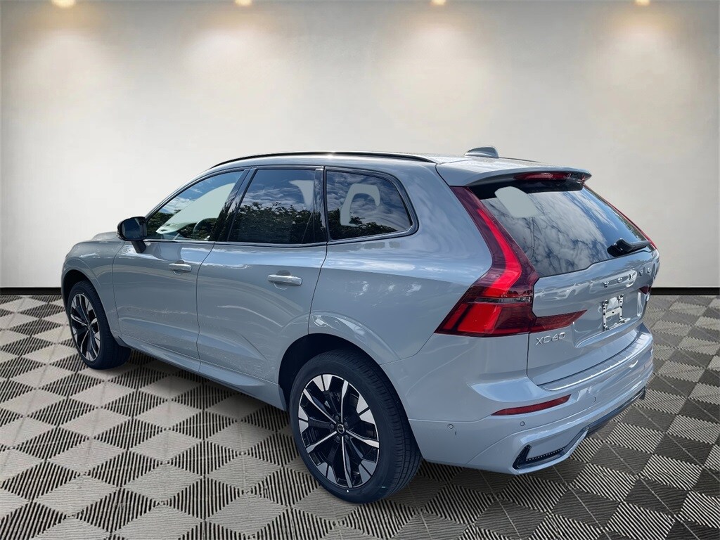 2026 Volvo XC60 B5 Plus photo 4