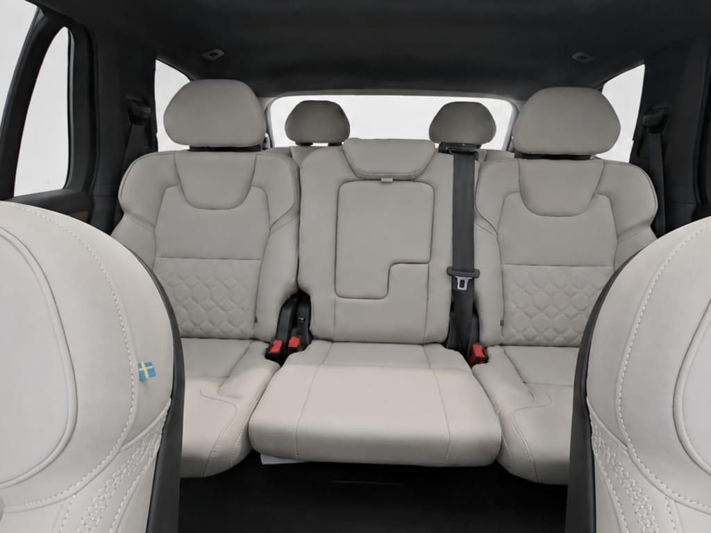2026 Volvo XC90 Plus - Photo 16