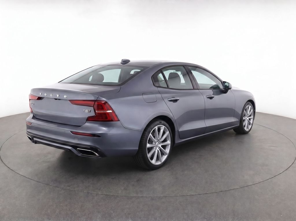 Used 2021 Volvo S60 T5 Momentum Sedan