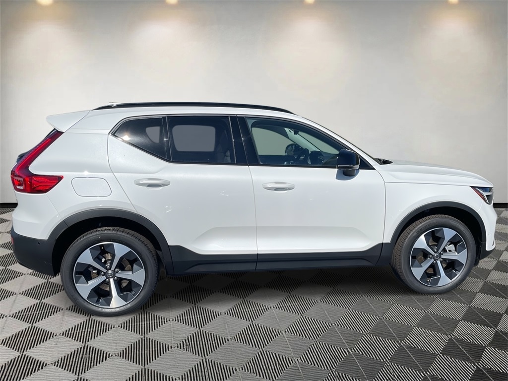 New 2026 Volvo XC40 B5 Plus SUV